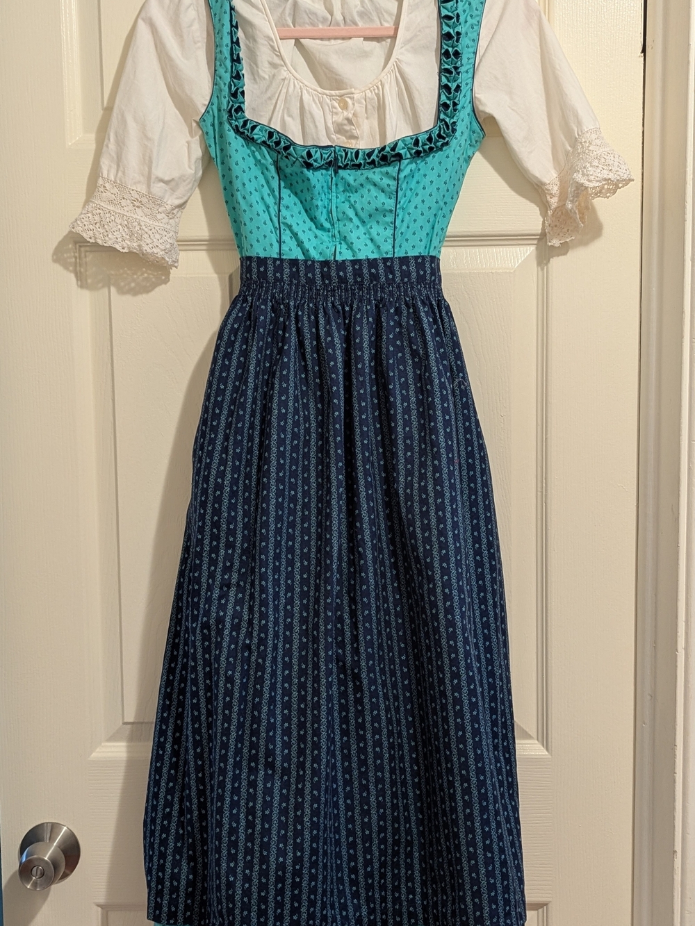 Vintage 1982 Salzburger Dirndl 3-Piece Set - Authentic Austrian Cotton Trachen